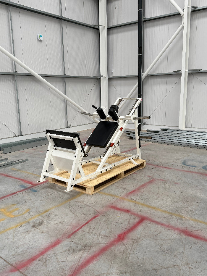 BodyMasters HackSquat